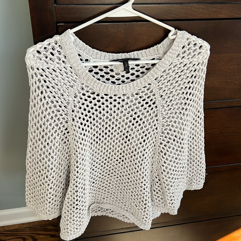 BCBG Maxazria XXS light pearl grey top